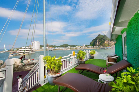 Hanoi: 2-daagse luxe cruise Ha Long Bay met grot en kajakken