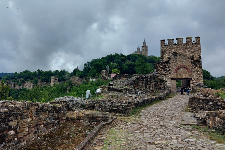 Von Sofia aus: Veliko Tarnovo und Arbanasi Tour mit Transfer