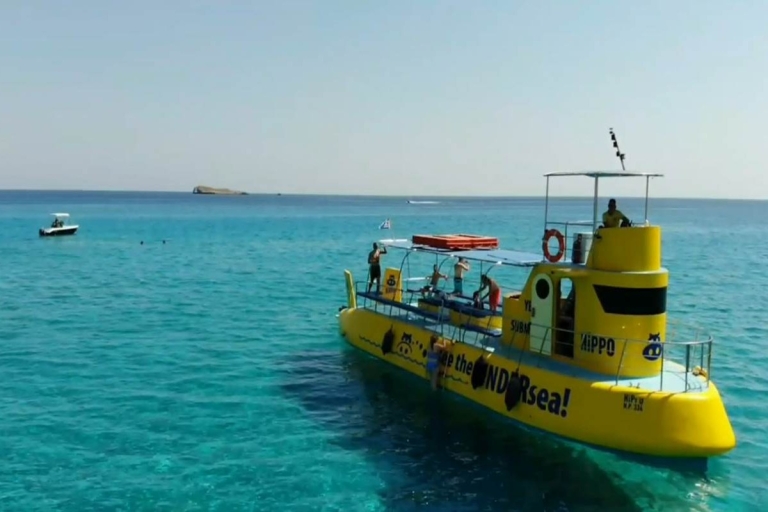Lindos: rejs łodzią podwodną z przystankiem na pływanie w zatoce NavaroneRejs łodzią podwodną z St. Paul's Bay z transferem