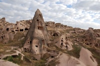 Desde Estambul, viaje de 2 días a Capadocia con globo+hotel de cuevas - Housity