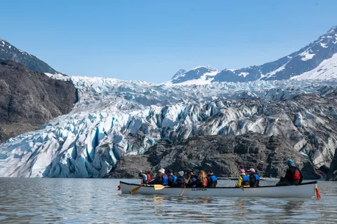 Juneau: Mendenhall Glacier Canoe Paddle and Hike