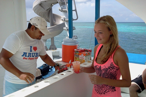 Aruba: avontuurlijke catamarancruise bij zonsondergang met dolfijnenNoord: catamarancruise bij zonsondergang met dolfijnen