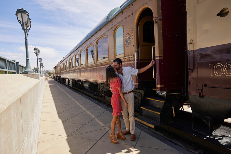 Napa Valley Wine Train: Gourmet Express Lunch or Dinner Early Bird Deal: Gourmet Express Train Tour with Dinner