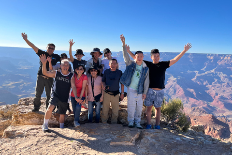 Las Vegas: tour de 2 días en limusina por el Gran Cañón Antelope CanyonExcursión de 2 días al Cañón del Antílope inferior y al Gran Cañón