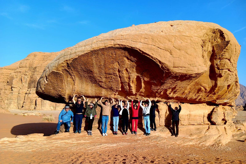 Wadi Rum: Adventure Tour with Photographer and Sunset Point