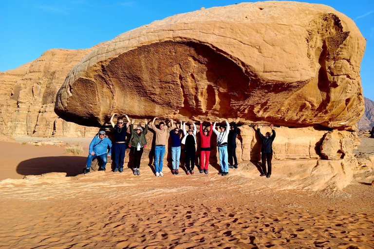 Wadi Rum: Adventure Tour with Photographer and Sunset Point