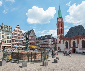 Frankfurt: Highlights and New Old Town English-Language Tour