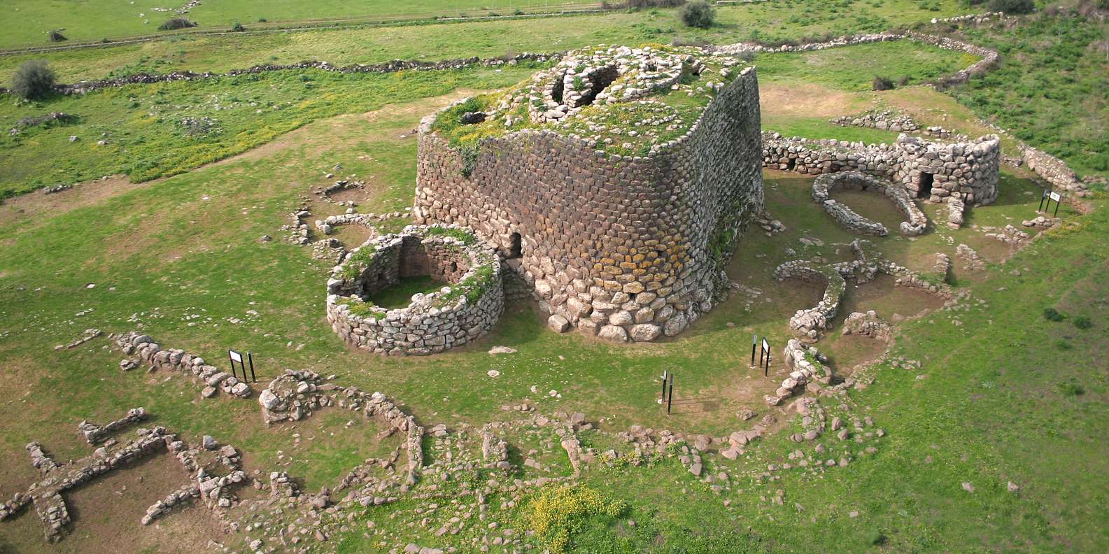 見事な創造力 イタリア サルデーニャ島 古代ヌラーゲ文明の