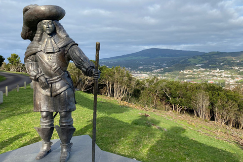 Van Angra do Heroísmo: bustour met hoogtepunten van het eiland Terceira