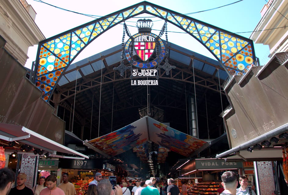 Barcelona City, El Raval und Gothic Quarter Audio Tour - Hizvo