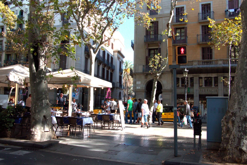 Barcellona Tour Audio Di El Raval E Del Quartiere Gotico Getyourguide