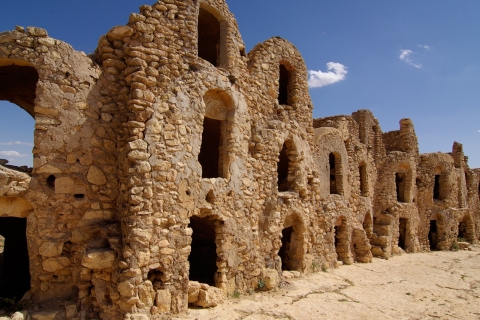 Von Djerba Midun: 2-tägige Tour durch die Wüste und antike HüttenTunesien: 2-Tage, 1-Nacht Wüstentour mit antiker Hütte