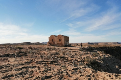 Au départ de Djerba Midun : circuit de 2 jours dans le désert et les anciens chaletsTunisie : Circuit de 2 jours et 1 nuit dans le désert avec une ancienne chaumière
