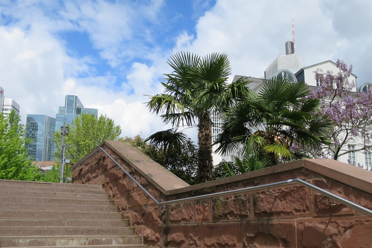 Frankfurt: Guidad promenad mellan palmer och skylineMiniexpedition genom Frankfurts stadsdjungel