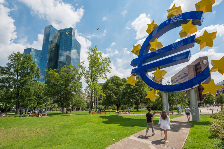 Frankfurt: Guidad promenad mellan palmer och skylineMiniexpedition genom Frankfurts stadsdjungel