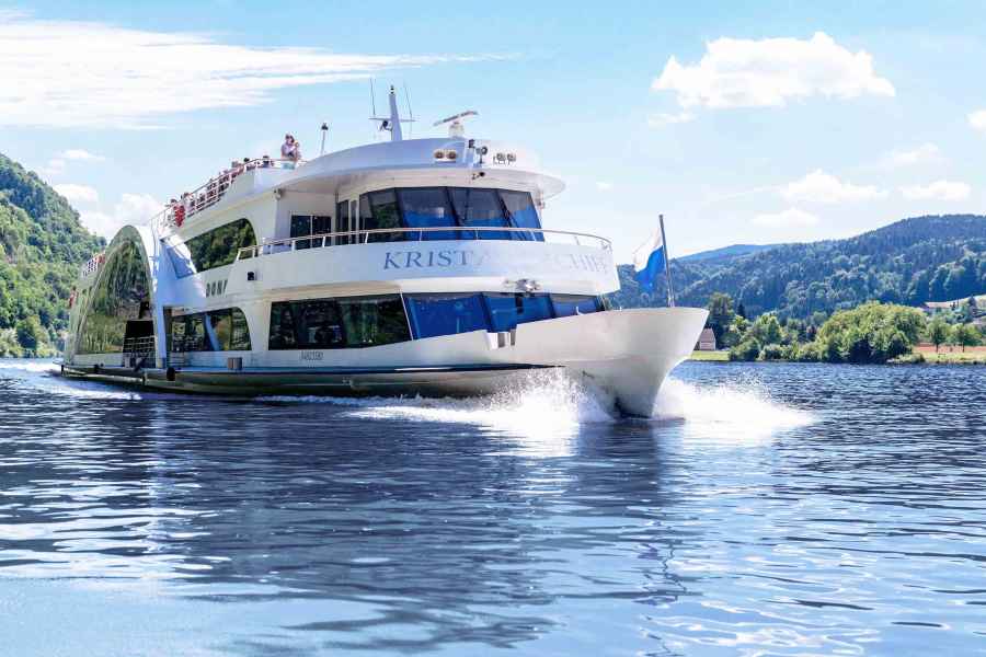 Passau: Erlebnis-Bootsfahrt auf dem Swarovski-Schiff
