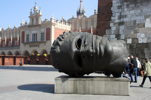 Cracovia: Tour guidato della metropolitana di Rynek con salta la filaTour in inglese