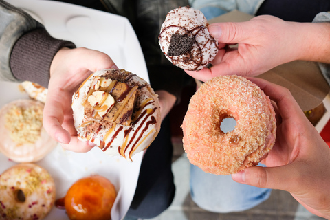 Toronto: Excursão guiada a pé por Donuts com degustações e caféTour em inglês