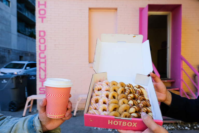 Toronto: en guidad Guidad tur på Donut Walking Tour med provsmakning och kaffeRundtur på engelska