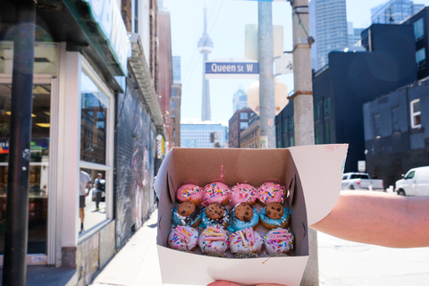 Toronto: Tour guidato a piedi della ciambella con degustazione e caffèTour in inglese