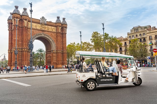 Barcellona: Tour privato della città in Eco Tuk Tuk