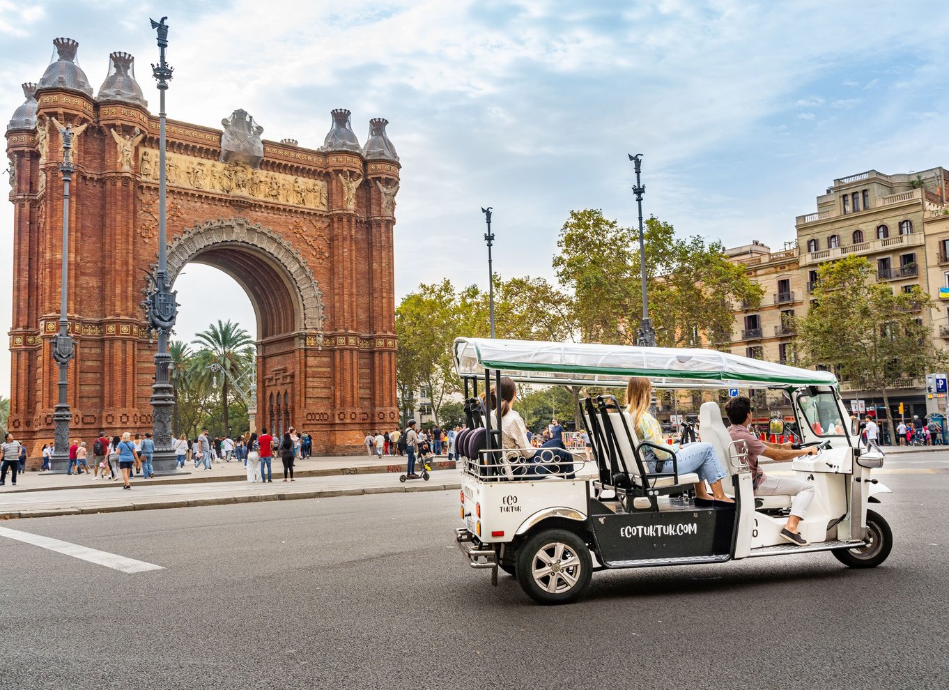 eco tuk tuk barcelona tours