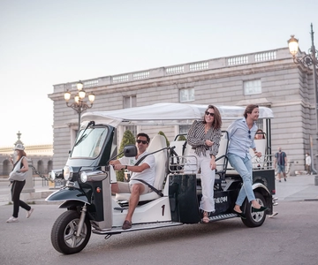 Madrid: Private City Tour by Eco Tuk Tuk