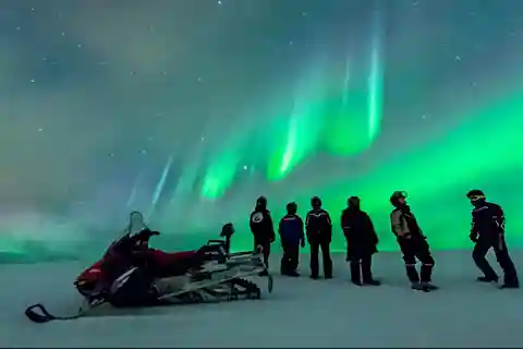 Levi: Safari en moto de nieve por la aurora boreal y picnic fogata