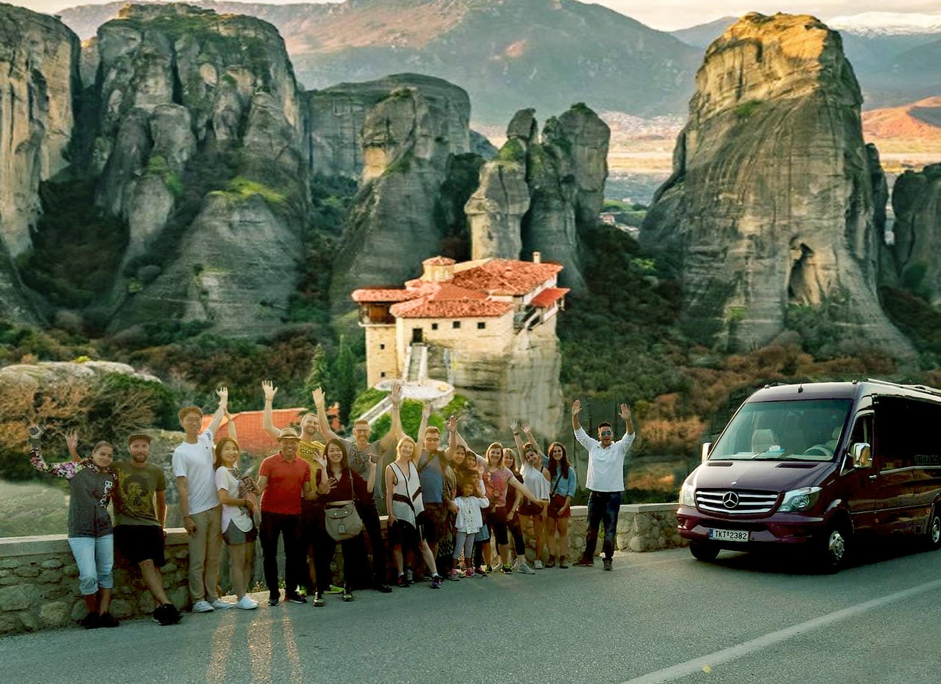 Athen: Dagsudflugt til Meteora-klostrene med huler og frokost