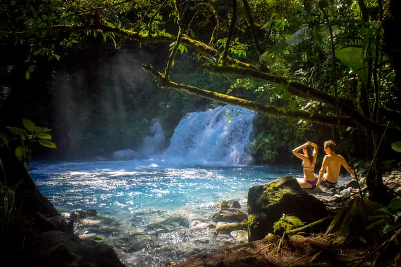 Guanacaste: Excursión a pie por el Bosque Lluvioso Sensoria y las Termas