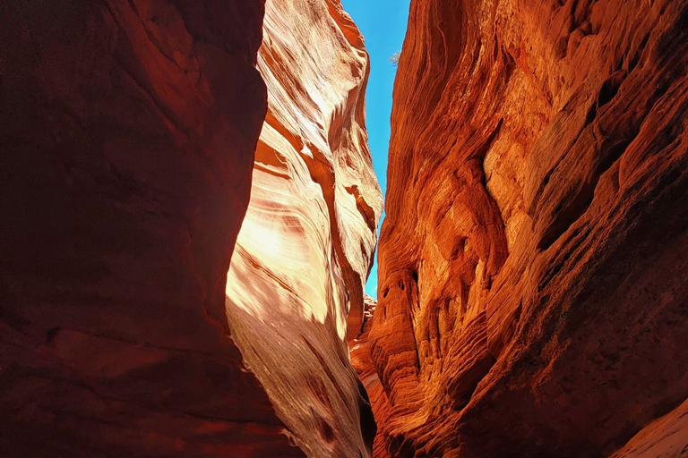 Kanab: Red Canyon Off-Road Jeep and Hiking Tour