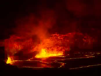 Hawaii: Big Island Volcanoes Day Tour with Dinner and Pickup