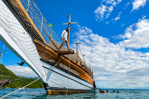 Rio de Janeiro: Ilha Grande Boat Tour, Blue Lagoon & Lunch