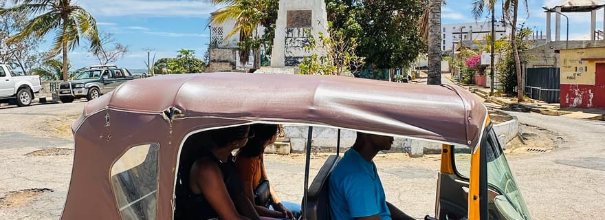 City Tour en TukTuk à Antsiranana: shopping excursion et visite des baobabs