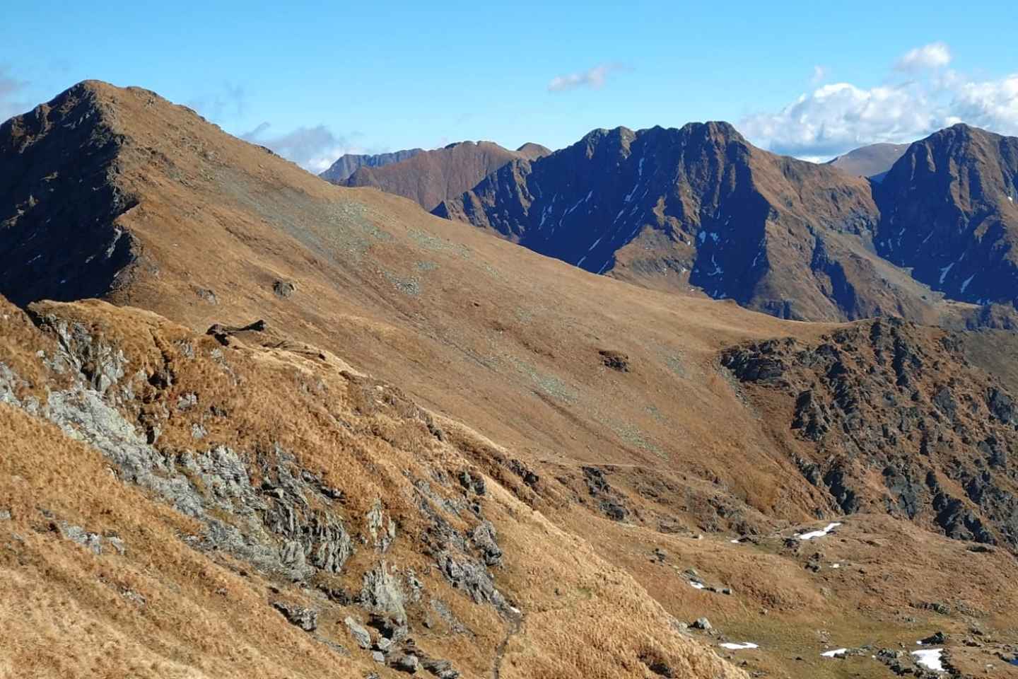「カルパチアの高地：バレア滝と湖のハイキング」