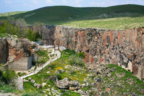 Desde Estambul: Viaje de 2 días a Capadocia con hotel de globos+cuevaVisita en grupo en inglés