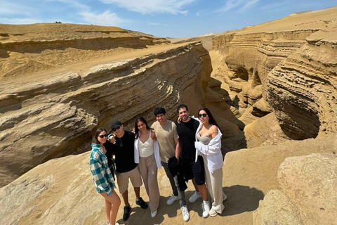 Visit Cañón de los Perdidos + natural oasis in Huacachina Visit Cañón de los Perdidos + a natural oasis in Huacachina