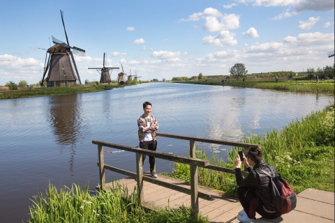 Ab Amsterdam: UNESCO Kinderdijk & Den Haag Kleingruppentour