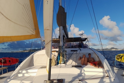 Sint Maarten : Journée de navigation en catamaran de luxe avec déjeuner et boissons