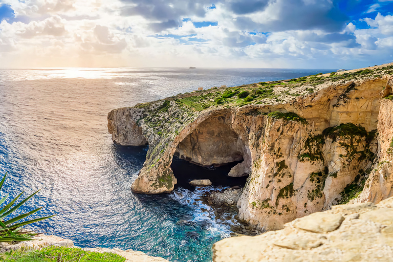 Desde La Valeta: viaje a la gruta azul de Hagar Qim y Wied Iz-Zurrieq