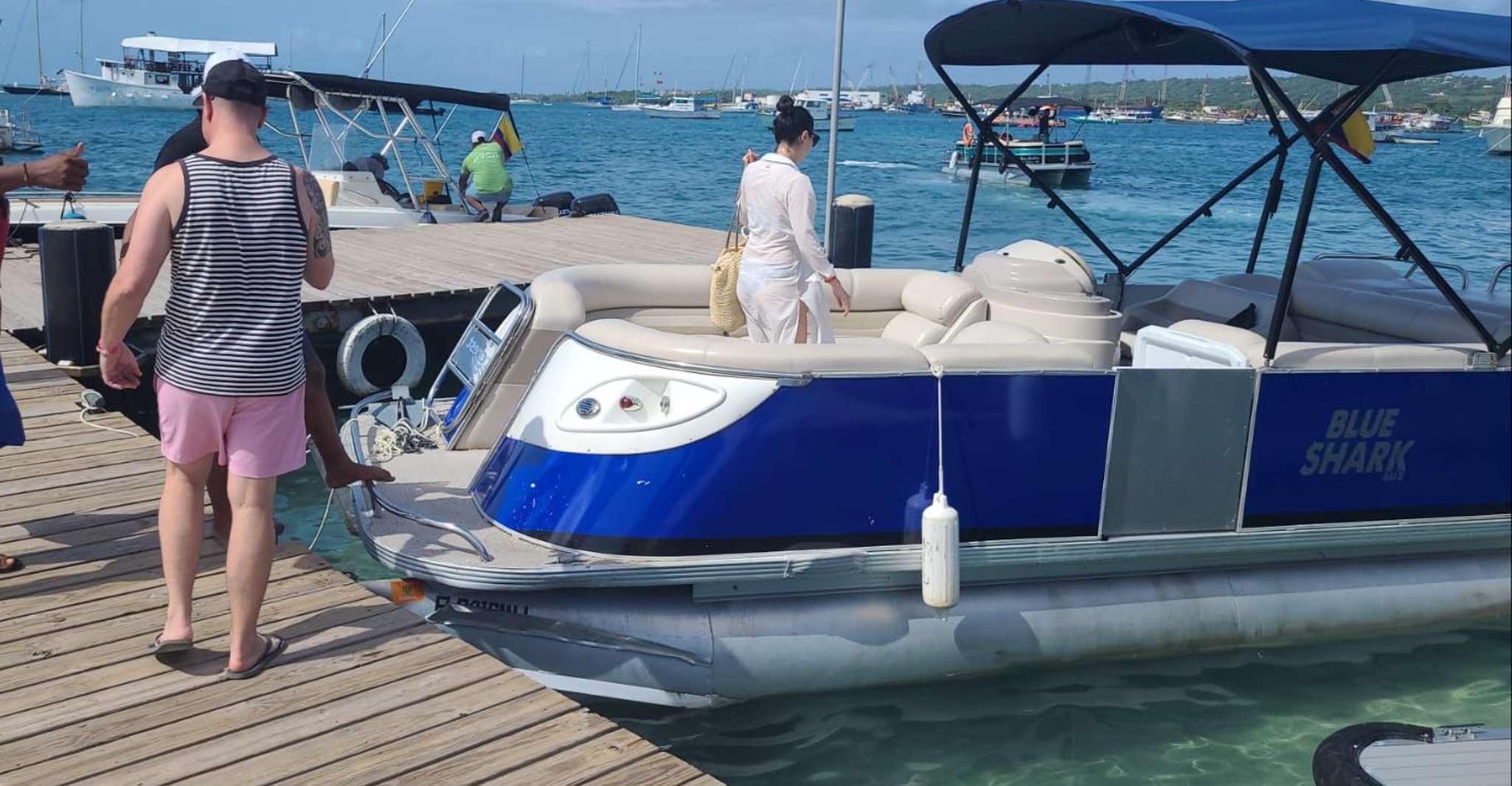 San Andres, Viagem de barco privada com aquário e paradas de praia - Hizvo