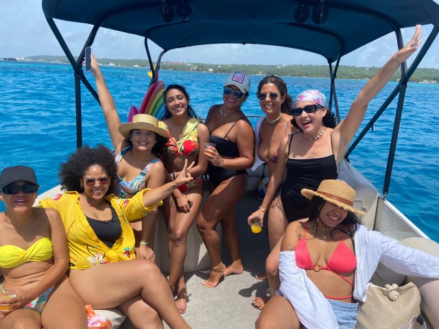 Visit San Andres Private Boat Trip with Tiki Bar & Rose Cay Stops in San Andres
