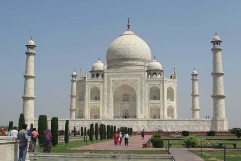 From Delhi: Taj Mahal & Agra Fort Tour By Gatimaan Express 2nd Class Train with Car and Guide Entrance Ticket