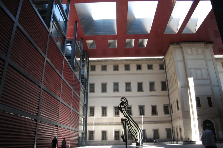 Madrid: Reina Sofía Museum Guided Tour with Tickets
