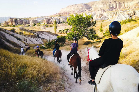 Göreme | Cappadocia Tour a cavalloEquitazione della nuova stagione 2 ore