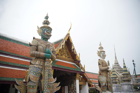 Bangkok: Grand Palace, Wat Pho, Wat Arun Sacred & Local Tour Tha Maharaj