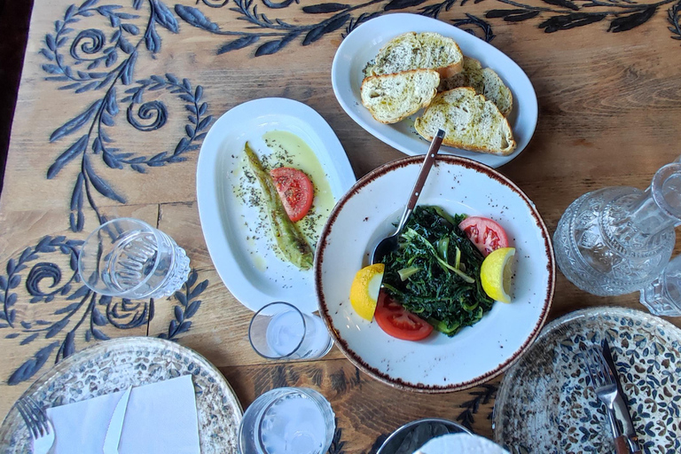 Griekse Ouzo en Meze culinaire tour met een plaatselijke bewonerGriekse Ouzo en Meze culinaire tour