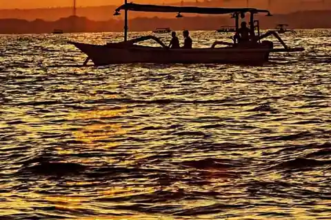 North Bali : Sunrise Dolphin Trip at Lovina Beach