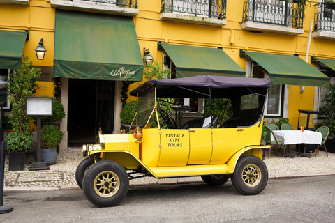 Lisboa: Tour de la ciudad en Tuk Tuk con coche de épocaExplora Alfama (Tour de 1:30 horas) en nuestros Coches de Época
