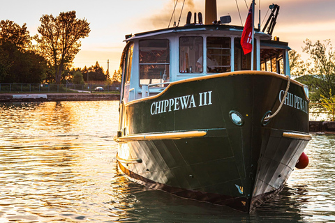 Port Dalhousie: Dinner Cruise on Lake Ontario with Bar